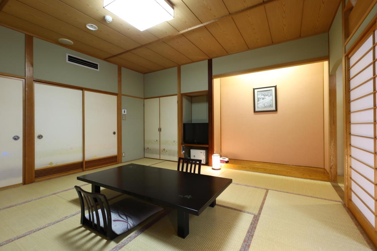 Hotel Yamabuki Комаґане Екстер'єр фото