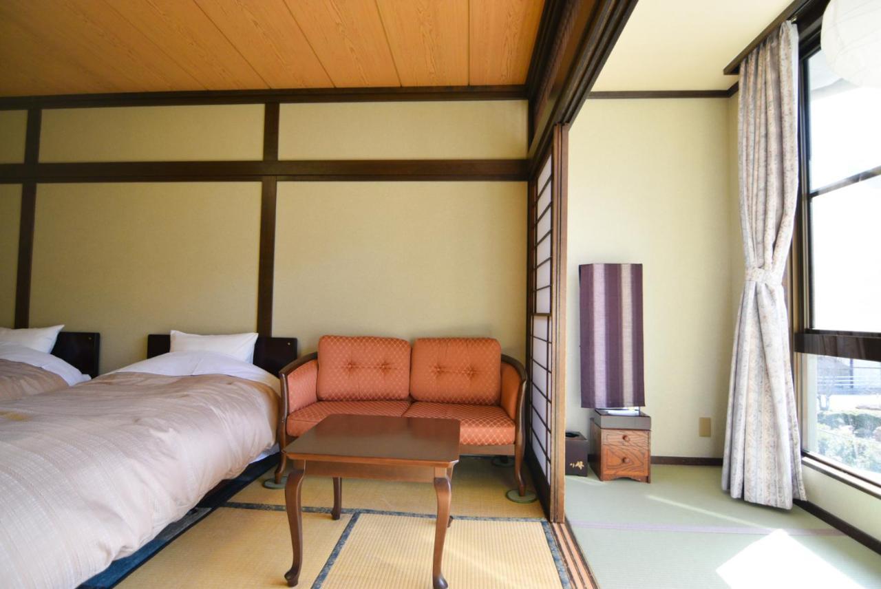 Hotel Yamabuki Комаґане Екстер'єр фото